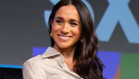 Meghan Markle, dal rosso al bianco: due look da sogno in Nigeria