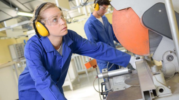 Primo maggio, gender gap e workaholism: lavorare più duramente non basta