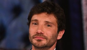 Stefano De Martino ad Affari Tuoi: “Opzione Sanremo dopo Carlo Conti”