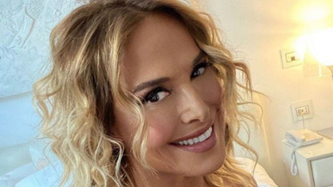 Barbara D’Urso riparte dalla tv locale: “Parliamo con lei per il futuro”