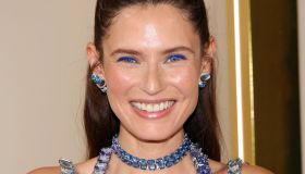 Bianca Balti vestita solo di cristalli azzurri: i look delle star all’evento Swarovski