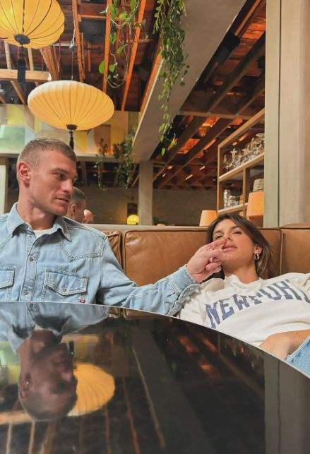Georgian Cimpeanu con Elisabetta Canalis