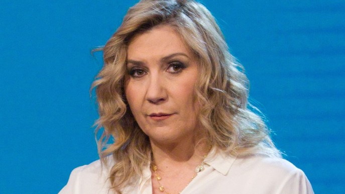 Serena Bortone saluta Chesarà…: “Onorata di lavorare in Rai”. E chiude in polemica