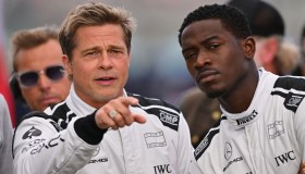 F1, quando esce il film con Brad Pitt: le foto da sexy pilota sul set