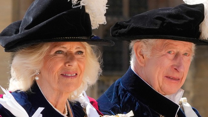 Carlo, ultime notizie. Il Re al Garter Day. Camilla in difficoltà e il malore di una guardia