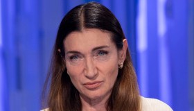 Elisabetta Franchi condannata, multa e obblighi per le frasi sulle donne: “Assumo solo over40”