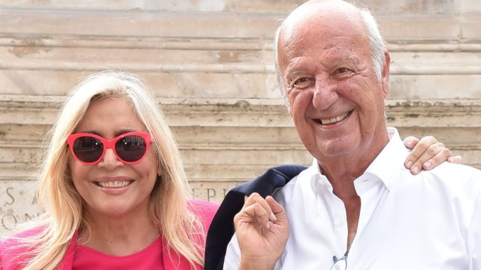 Mara Venier, 18 anni di matrimonio con Nicola Carraro. Ma bacia l’ex