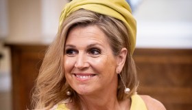 Maxima d’Olanda, il delizioso look alla Jackie Kennedy