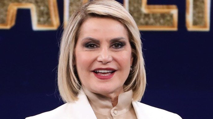 Simona Ventura al party pre-nozze, di chi è l’abito che indossa