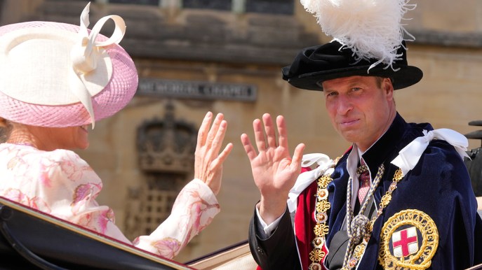 Kate Middleton, ultime notizie. William sorride alla folla ma la Principessa resta a casa