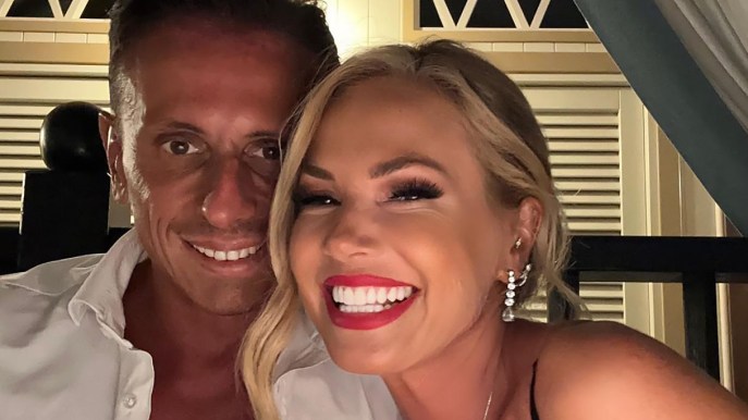 Federica Panicucci, bikini geometrico e sabot trasparenti. “Meravigliosa”