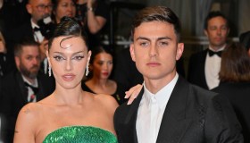 Matrimonio Dybala e Oriana Sabatini, divieto assoluto e un vino speciale: gli abiti degli sposi