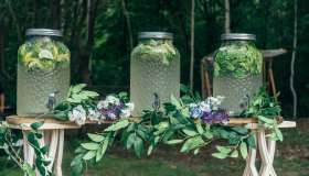 Idee per mantenere gli ospiti idratati durante una cerimonia