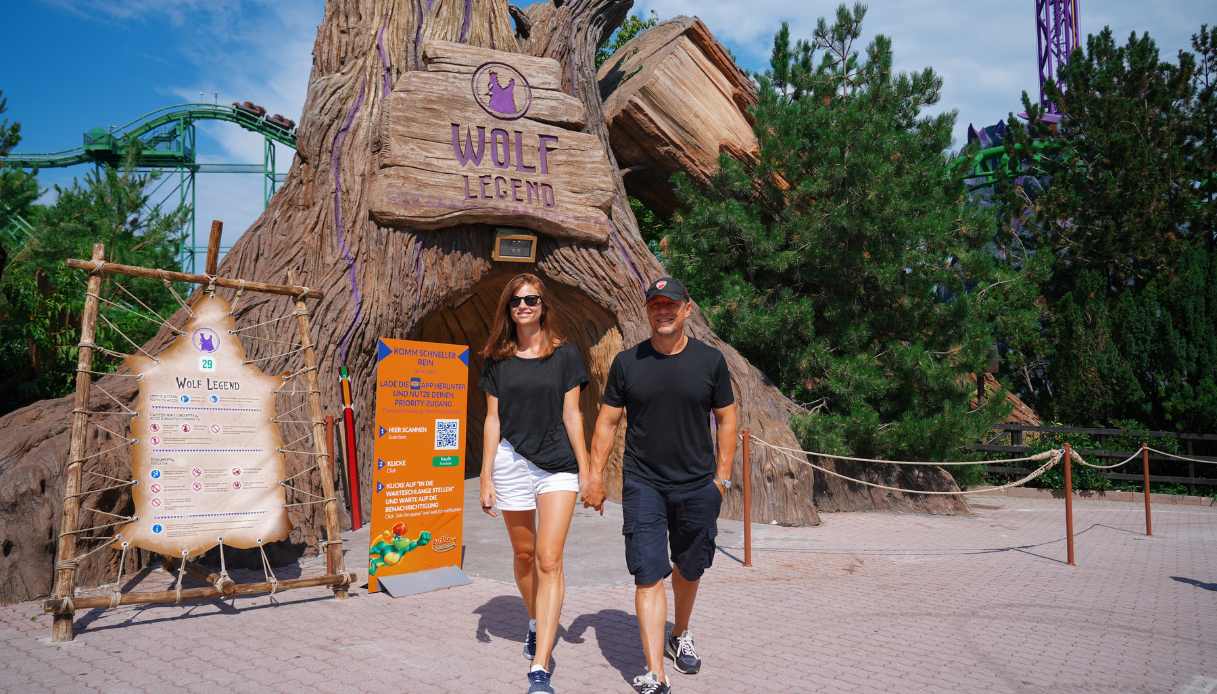 Stefano Accorsi e Bianca Vitali a Gardaland