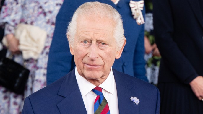 Re Carlo, ultime notizie. Le parole per William stroncano Harry: è crisi profonda