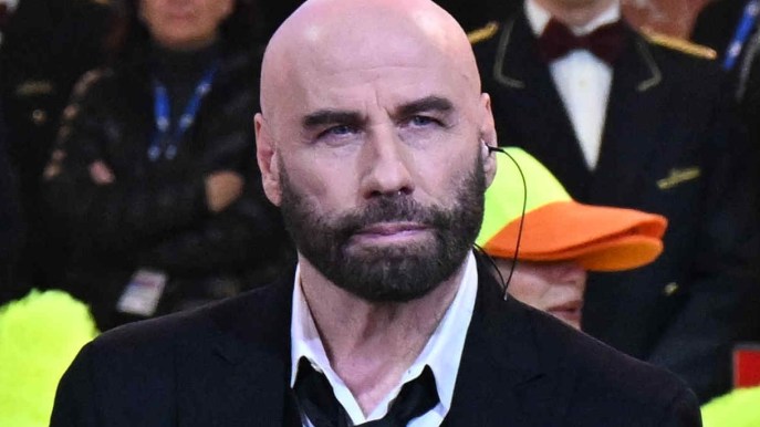 Rai multata per il caso Travolta a Sanremo: “Episodio di estrema gravità”