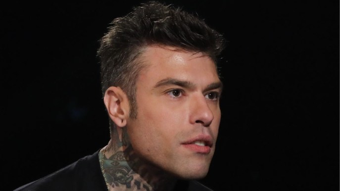Fedez contro Pomeriggio Cinque: “Inquina il pianeta”. Rompe la pace con Myrta Merlino