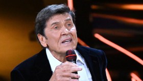 Ascolti tv del 13 luglio: Gianni Morandi sfida tutti con Evviva!