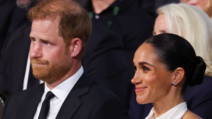 Meghan Markle, abito da sposa e mano inopportuna. Harry, lacrime e imbarazzo