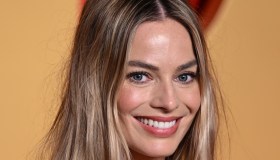 Margot Robbie incinta: aspetta il primo figlio dal marito Tom Ackerley