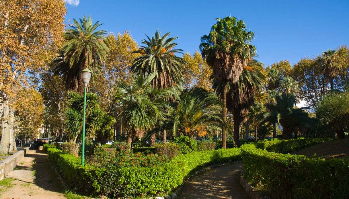 I sentieri da percorrere nei giardini di Villa Bonanno