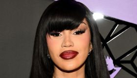 Cardi B annuncia la gravidanza poche ore dopo aver chiesto il divorzio