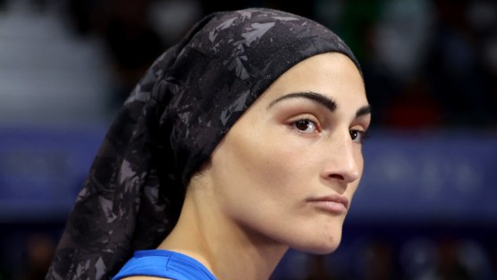 Olimpiadi 2024, Angela Carini rifiuta il premio IBA dopo il ritiro dall’incontro con Imane Khelif