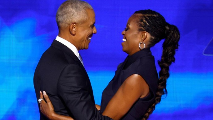 “Yes, she can”: Barack e Michelle Obama sostengono Kamala Harris. Il discorso