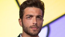 Gianluca Ginoble, estate al bacio: la foto con la fidanzata misteriosa