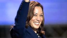 Kamala Harris verso la Presidenza: dalla simbologia pop alla leadership