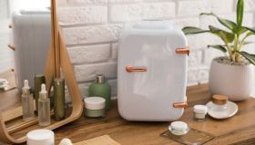 Protegge i tuoi cosmetici dal caldo: è il mini frigo beauty che tutte dovremmo avere