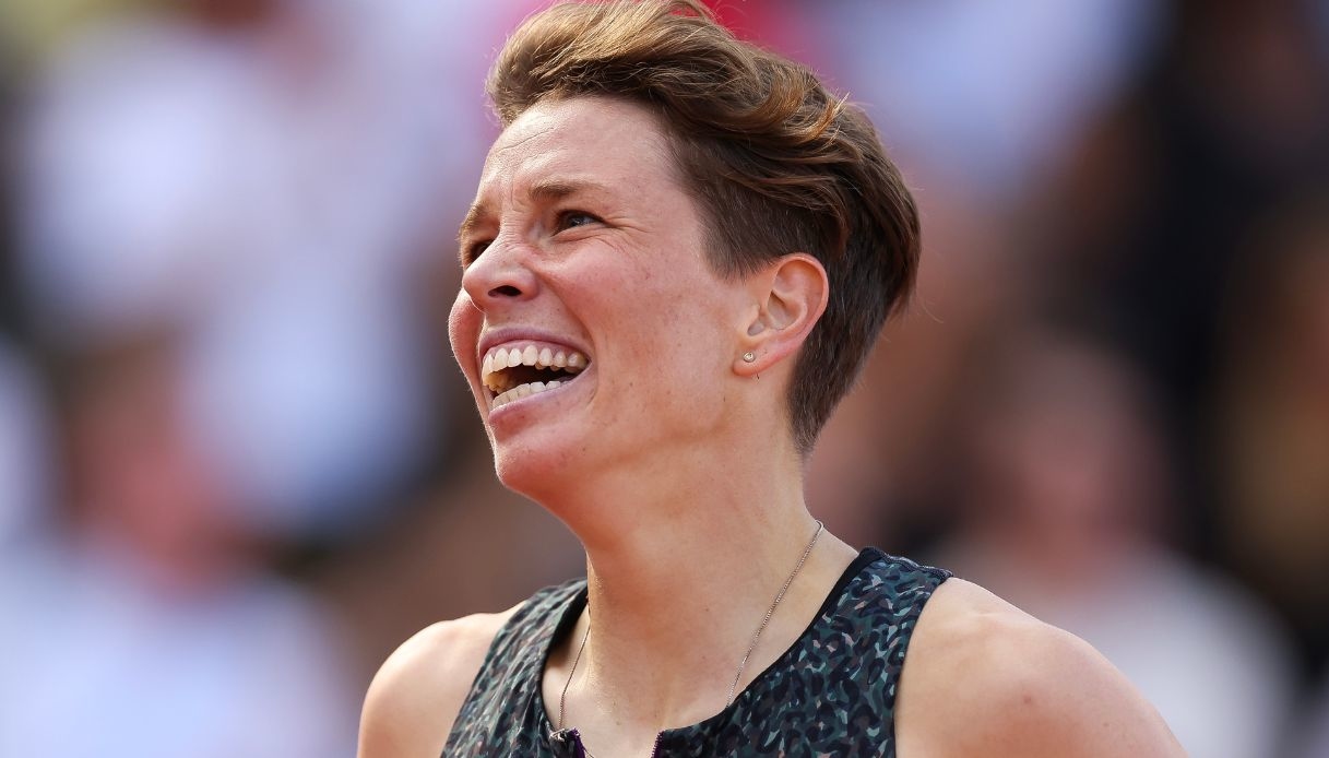 Chi è Nikki Hiltz, l’atleta trans e non-binaria alle Olimpiadi 2024