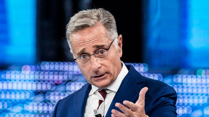 Ascolti tv 14 agosto: Paolo Bonolis se la gioca con I misteri della marea