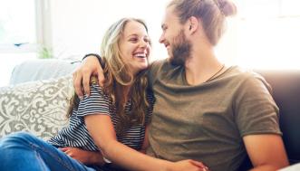 Come insegnare al/alla tua partner a darti piacere