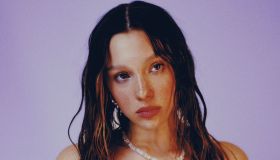 Sarah Toscano, testo e significato di Tacchi (fra le dita)