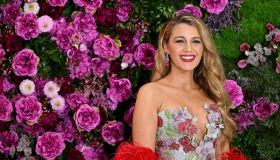 Lavare i capelli con l’acqua micellare, il trend arriva da TikTok e promette chiome folti e lucenti