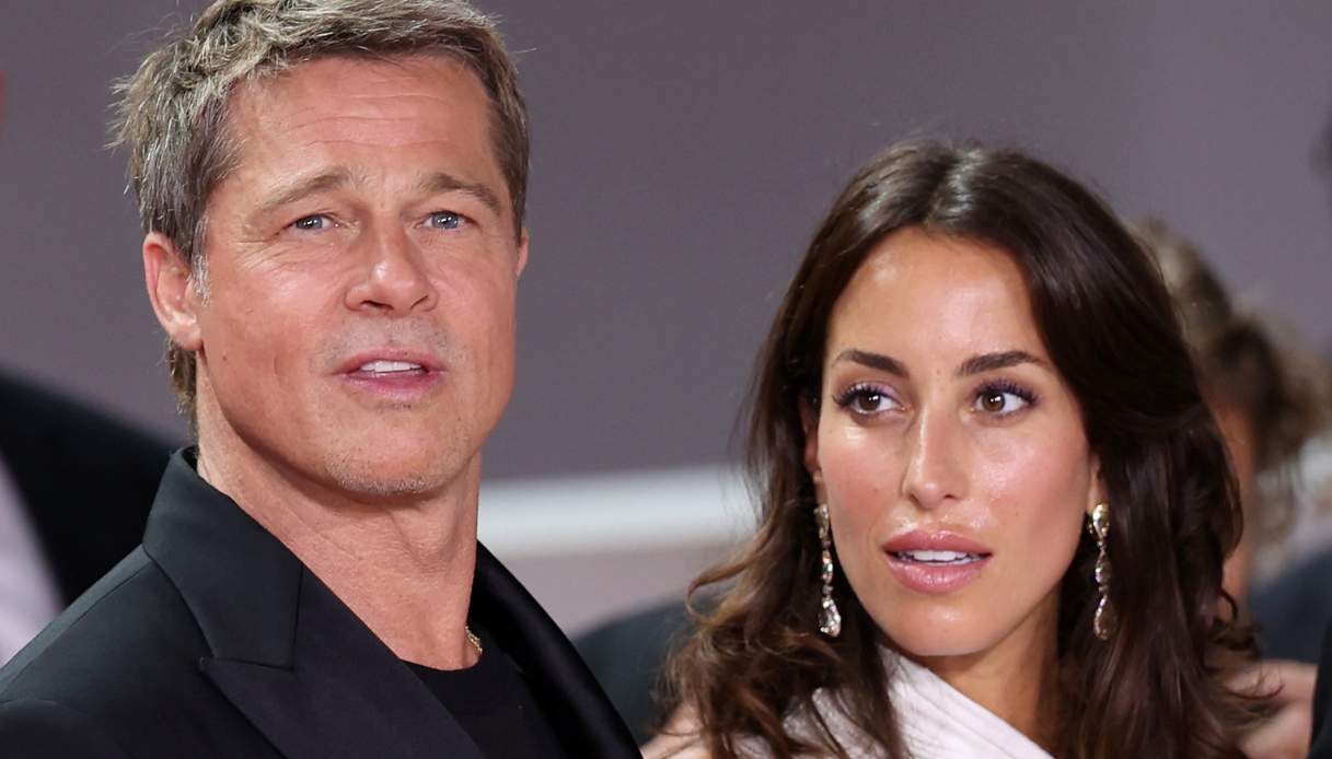 Brad Pitt sfila a Venezia con la sua Ines: così liquida il divorzio da Angeliana Jolie