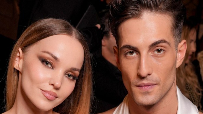 Damiano e Dove Cameron infiammano la Parigi: lui addominali in vista, lei vestita solo d’oro