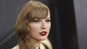 Taylor Swift, icona di stile. Il suo rossetto rosso è un must che puoi avere anche tu