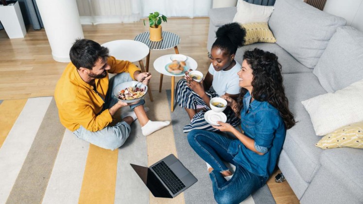 Come andare d’accordo con i coinquilini? 10 regole da seguire per rendere positiva l’esperienza della convivenza