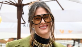 Milano Fashion Week, la mamma di Belen sfila da Midali e Francesca Sofia Novello mostra il pancione