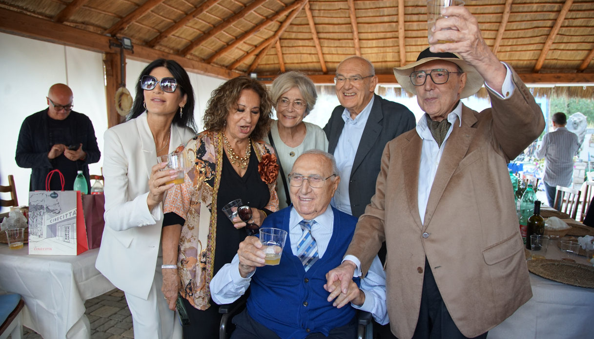 Gli invitati alla festa di Pier Francesco Pingitore