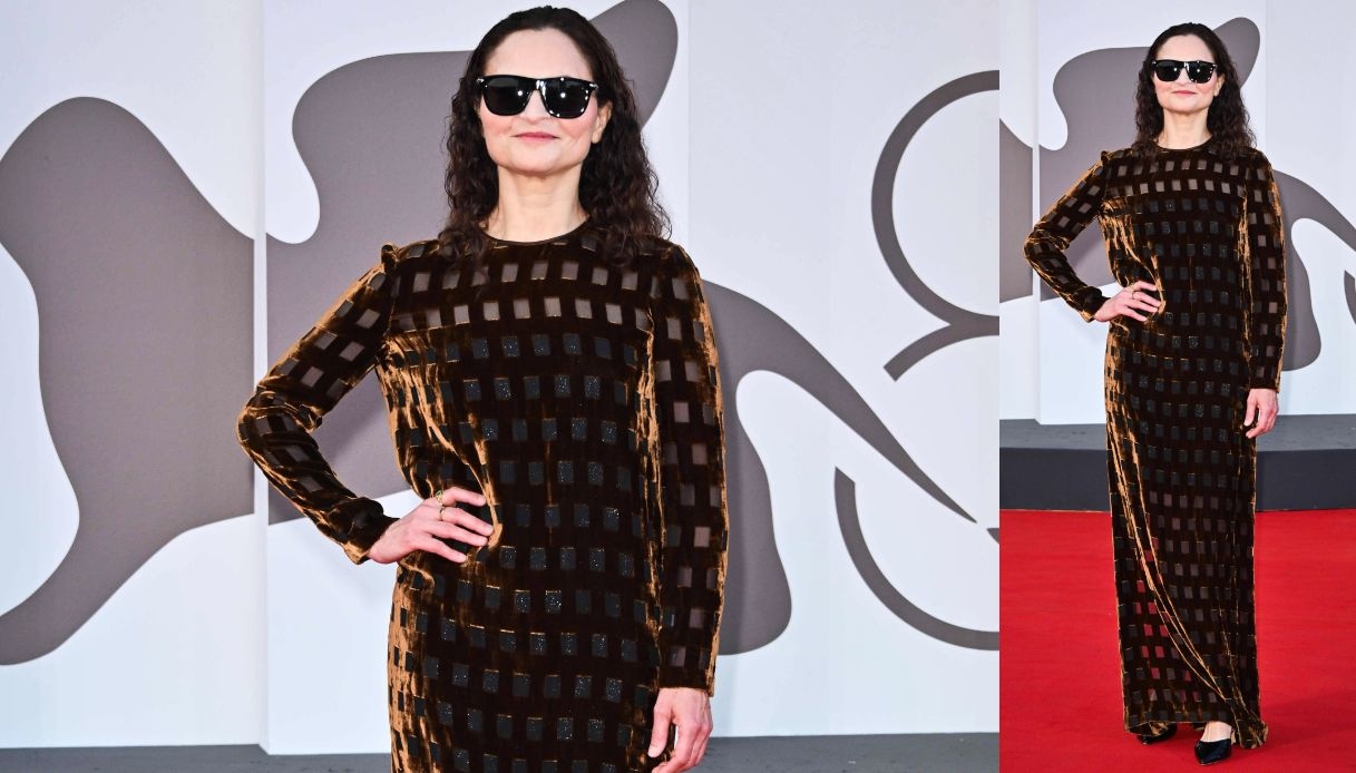 Rain Phoenix, il look per l'ottava serata di Venezia 81