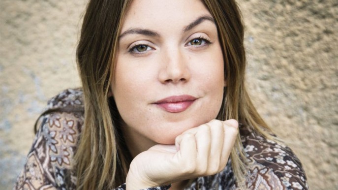 Alice De André torna in teatro con Take me Aut: “Siamo tutti eroi. E non per il cognome”