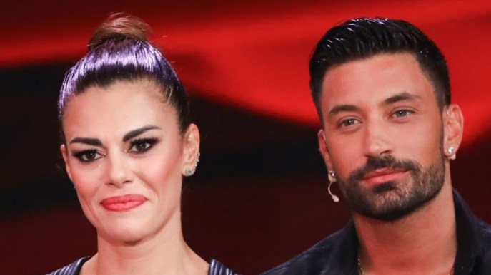 Ballando con le Stelle, Bianca Guaccero e Giovanni Pernice stanno insieme? Il gesto sospetto