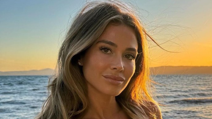 Diletta Leotta, la domenica è mini, il look con dettagli inaspettati