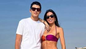 Elisabetta Gregoraci splendida in bikini. Vacanze a Dubai con Nathan