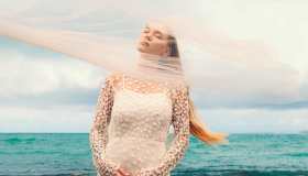 Abiti all’insegna del green e del vintage: le tendenze da RomaSposa 2024