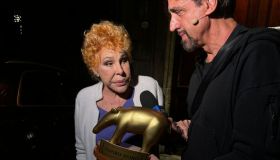 Striscia la Notizia, Tapiro d’Oro a Ornella Vanoni per le sue dichiarazioni su Elodie, Marracash e Celentano