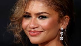 Zendaya, il look in pelle scollatissimo conquista New York